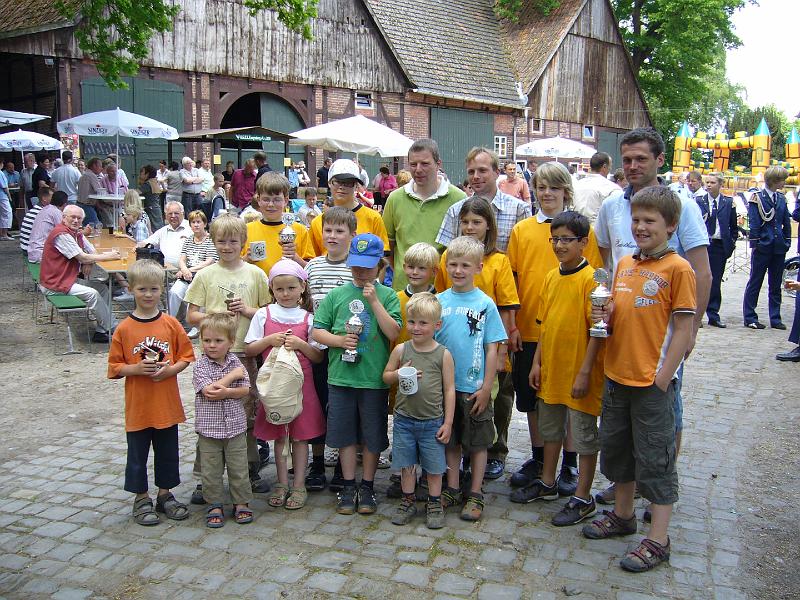 Haehnewettkraehen der Kreisjugend des Kreisverbandes Guetersloh 079.jpg - Hähnewettkrähen des Kreisverbandes Gütersloh in Langenberg auf dem Hofe Großelohmann